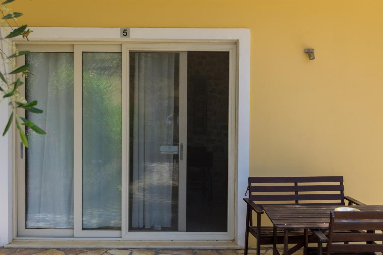Villa Elaia Suites & Apartments No.5 Gaios Bagian luar foto