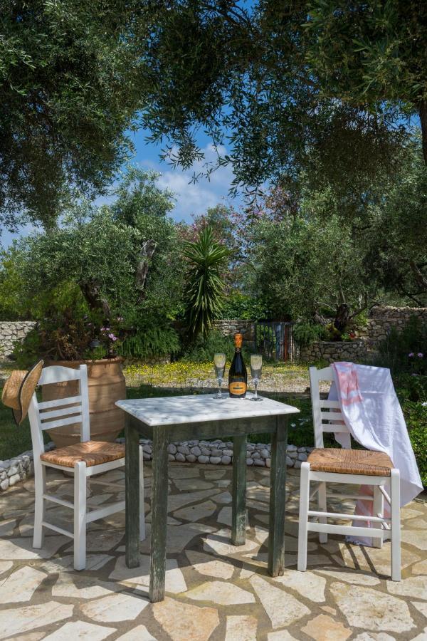 Villa Elaia Suites & Apartments No.5 Gaios Bagian luar foto